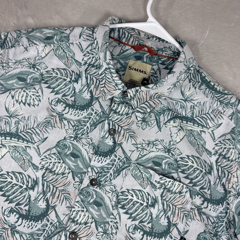 Simms Button Up Camp Shirt Mens Large Blue Fish Palms Short Sleeve Pocket